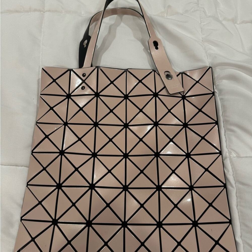 NWOT - baobao bag from Isseymiyaki‎ whites